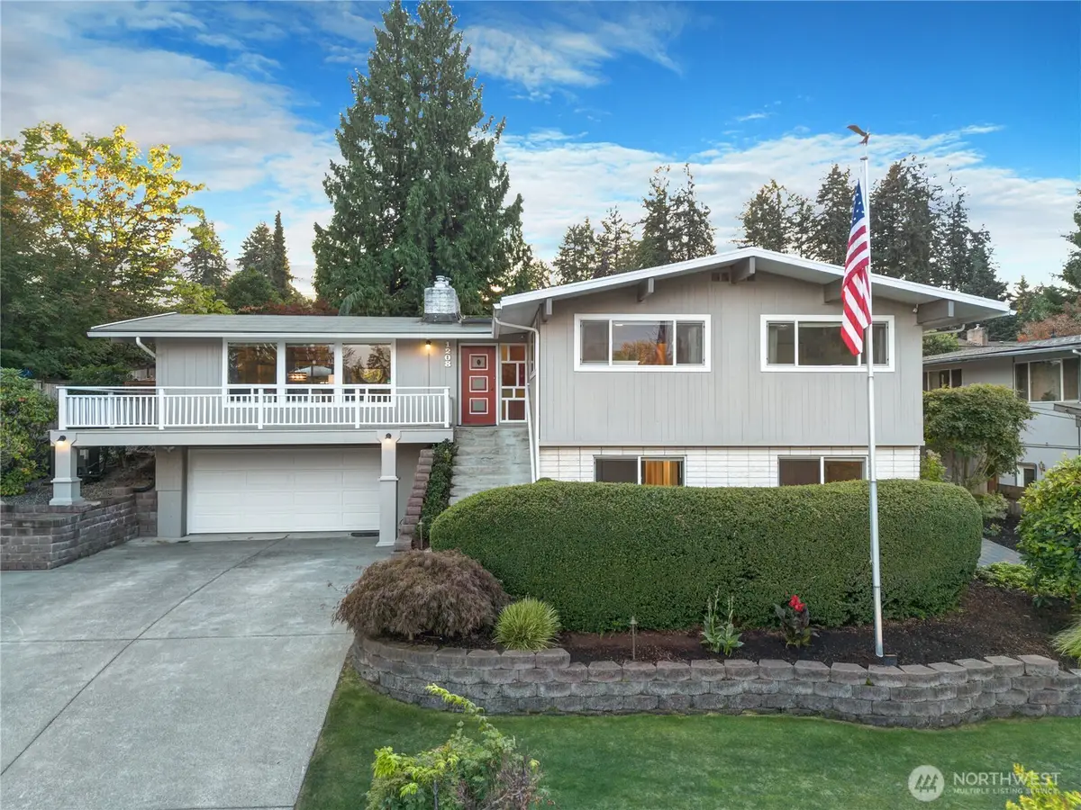 1208 Contra Costa Avenue, Fircrest, WA 98466 - #1