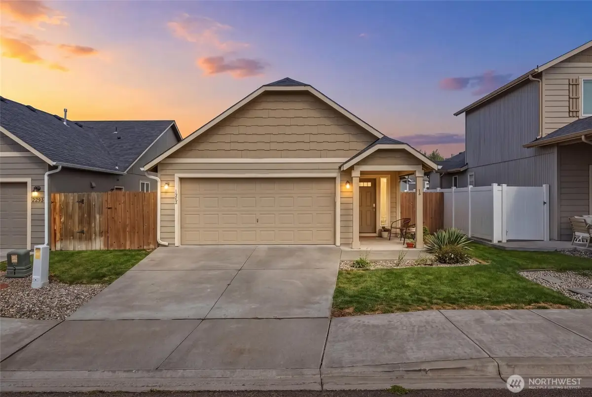 1202 Carver Street, College Place, WA 99324 - #1