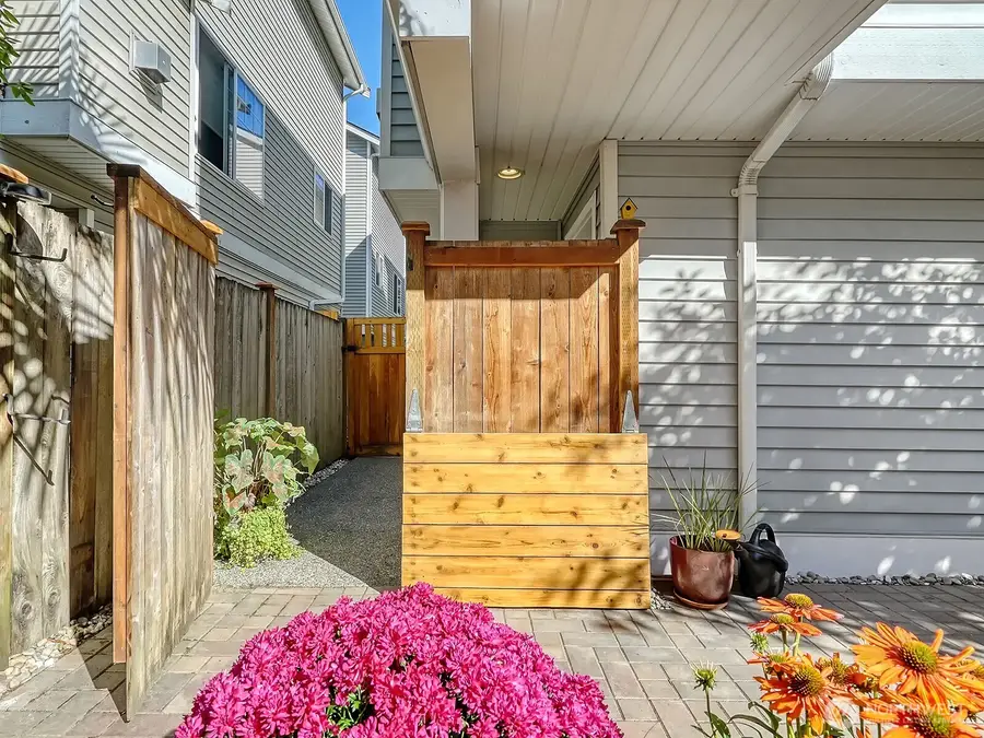 8529 Midvale Avenue N #C, Seattle, WA 98103 - #2