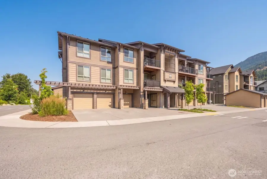 1237 Meander Way Se #302F, North Bend, WA 98045 - #2