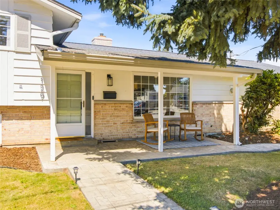 129 Christina Drive, Sumner, WA 98390 - #2