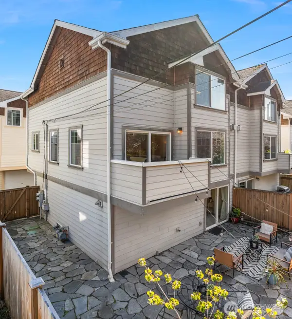 8521 Interlake Avenue N #B, Seattle, WA 98103