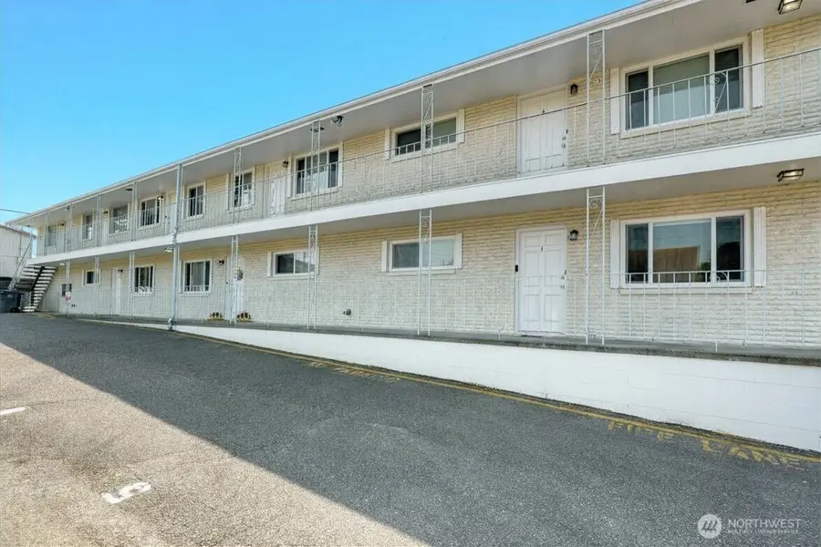 2501 Rucker Avenue, Everett, WA 98201 - #2