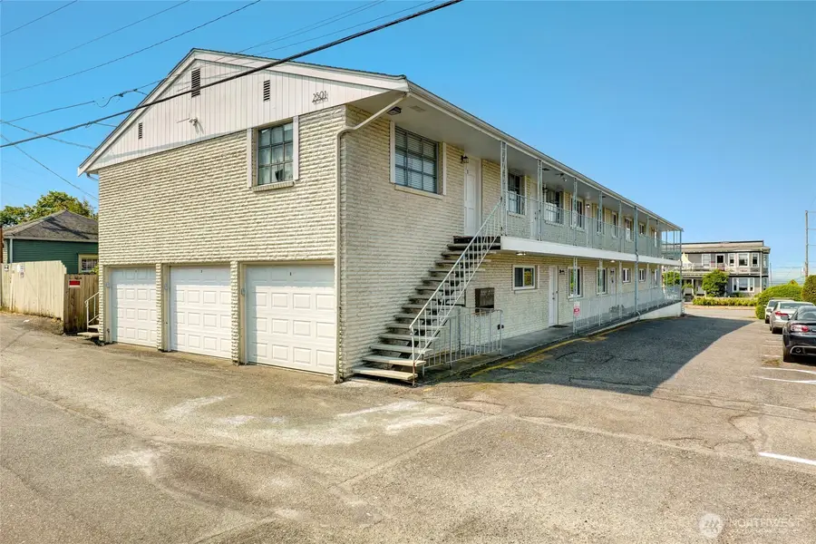 2501 Rucker Avenue, Everett, WA 98201 - #3