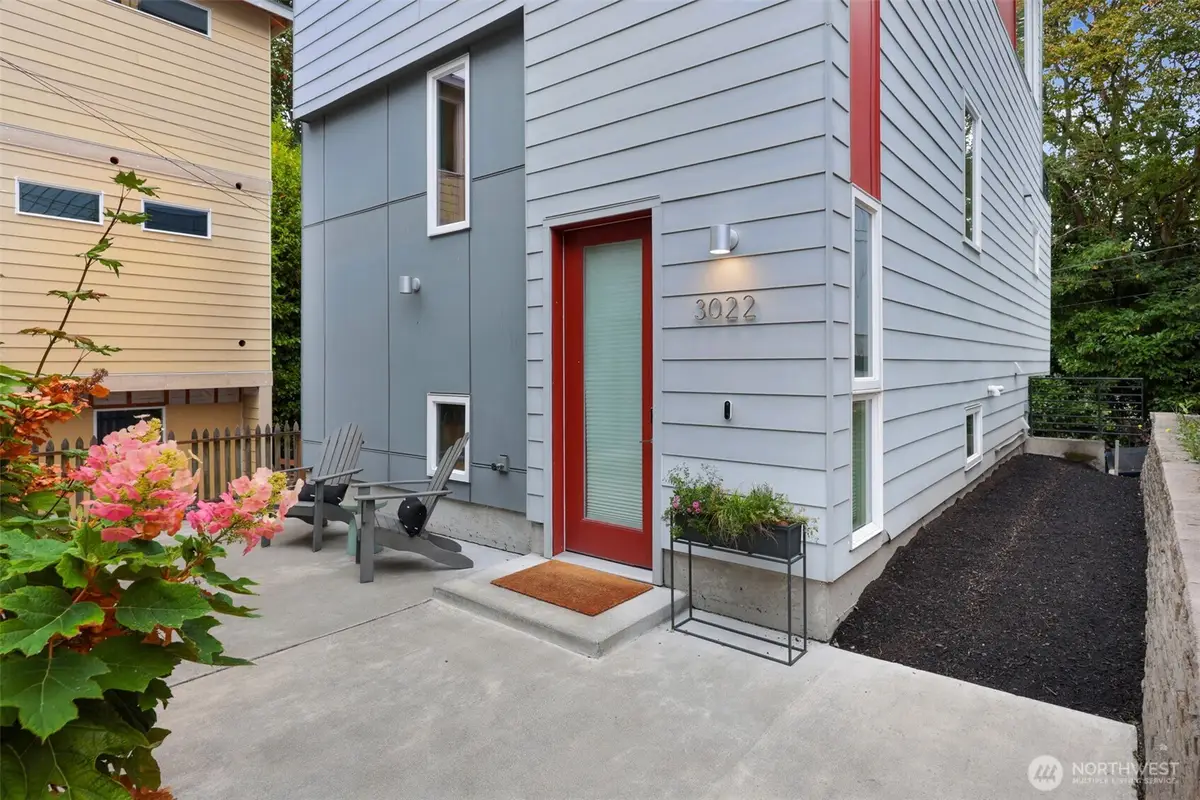 3022 4th Avenue W, Seattle, WA 98119 - #1