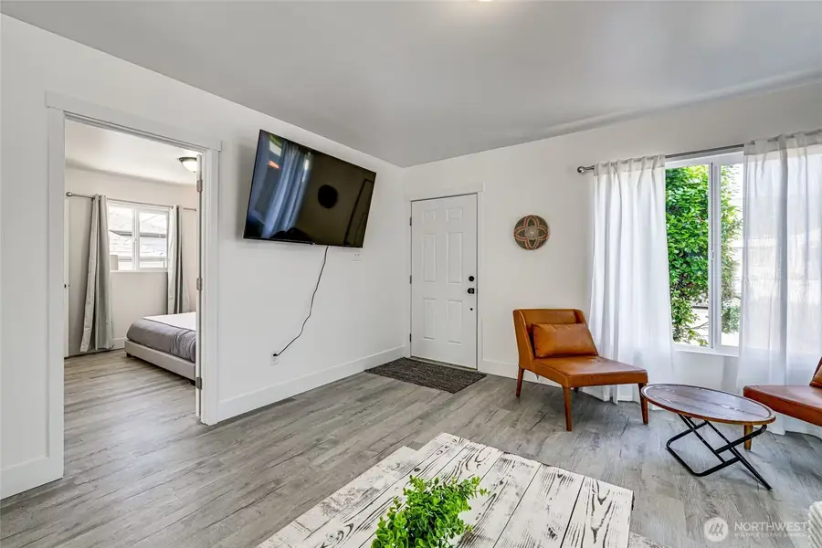 305 Meadow Avenue N, Renton, WA 98057 - #3
