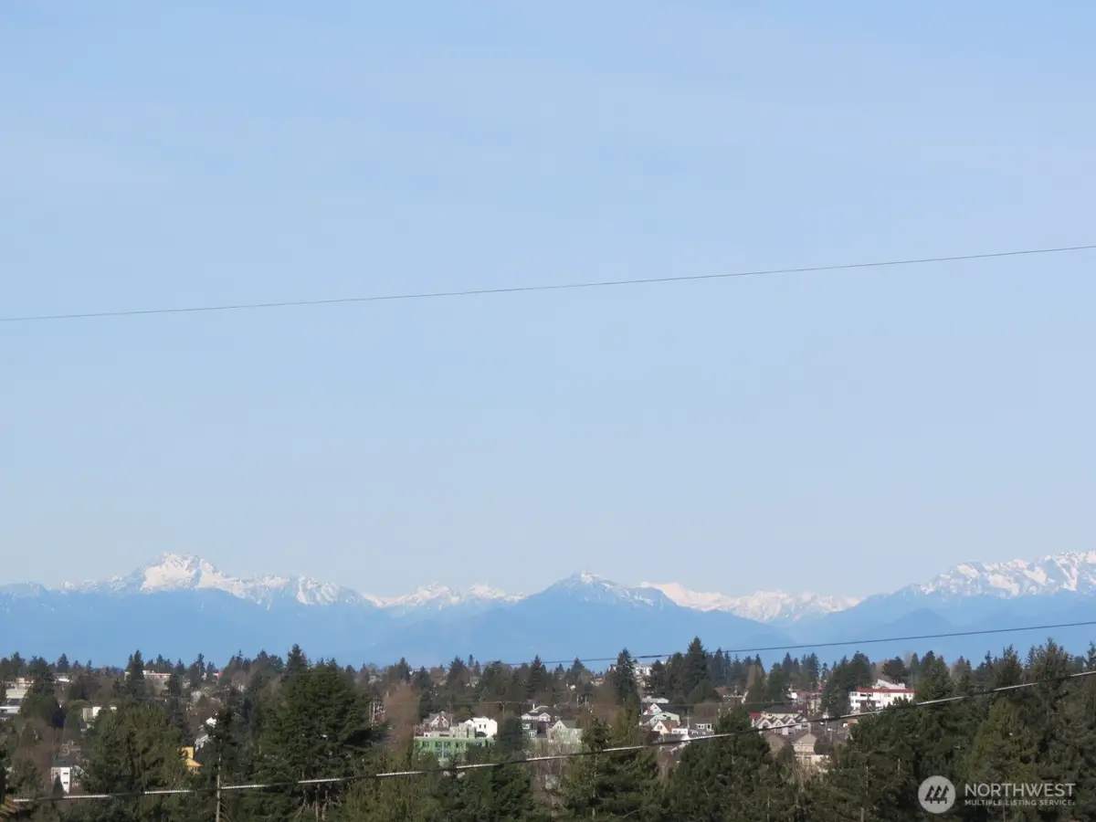 8218 2nd Avenue Ne #B, Seattle, WA 98115 - #1