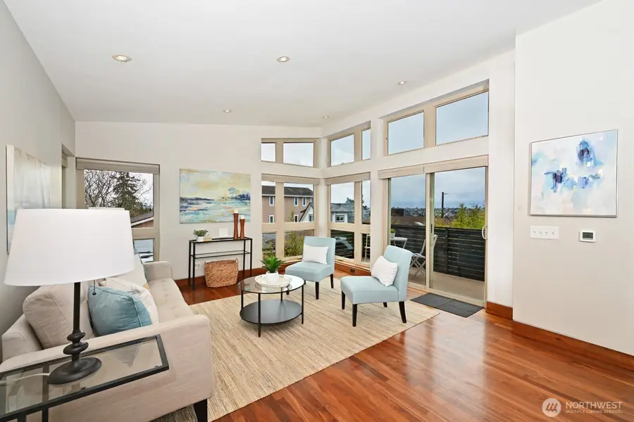 8218 2nd Avenue Ne #B, Seattle, WA 98115 - #3