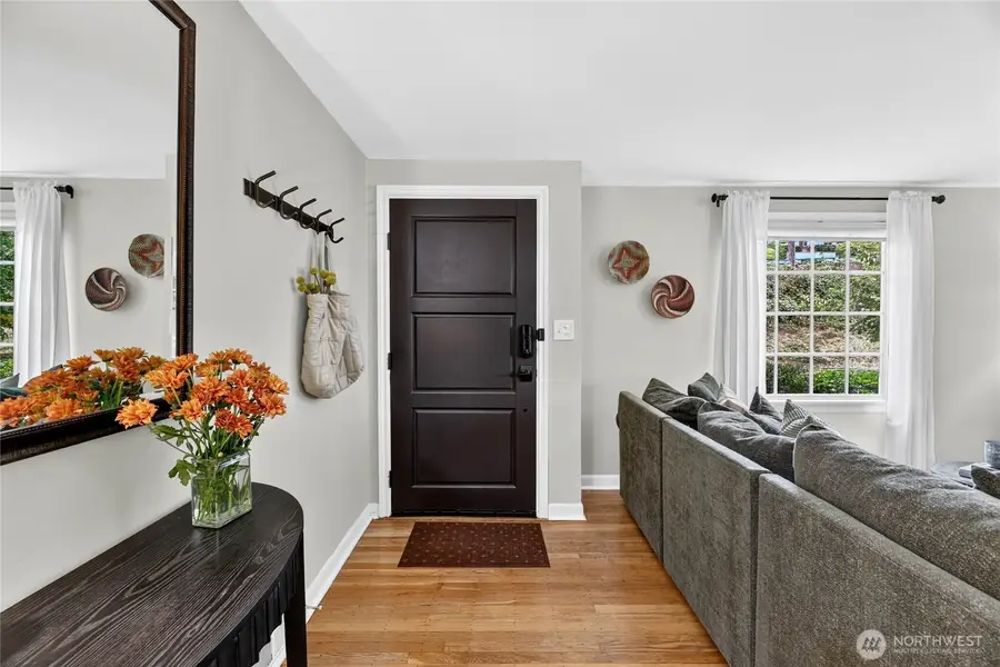 3826 Belvidere Avenue Sw, Seattle, WA 98126 - #2