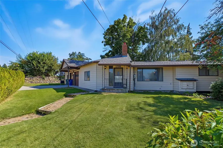 1786 5th St Ne, East Wenatchee, WA 98802 - #2