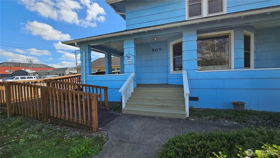 305 W 1st Street, Aberdeen, WA 98520 - #3