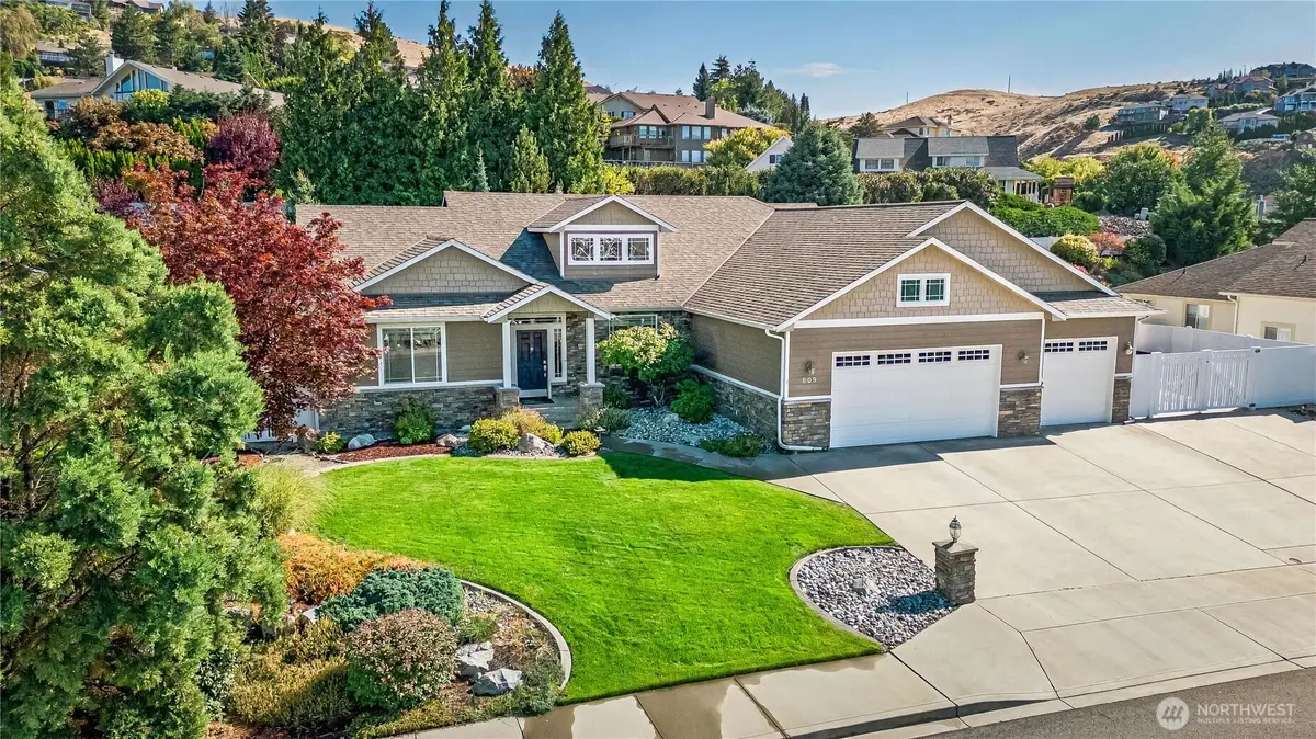609 NE 19th Street, East Wenatchee, WA 98802 - #1