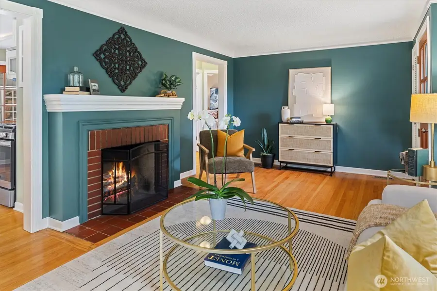 7915 34th Avenue Sw, Seattle, WA 98126 - #2