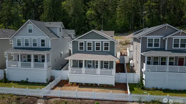 71 E Blackwell Street, Allyn, WA 98524