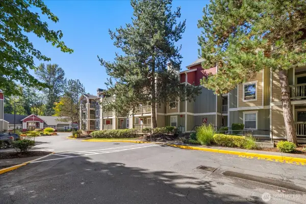 7711 NE 175th Street #308, Kenmore, WA 98028