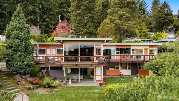 17059 16th Avenue Sw, Normandy Park, WA 98166