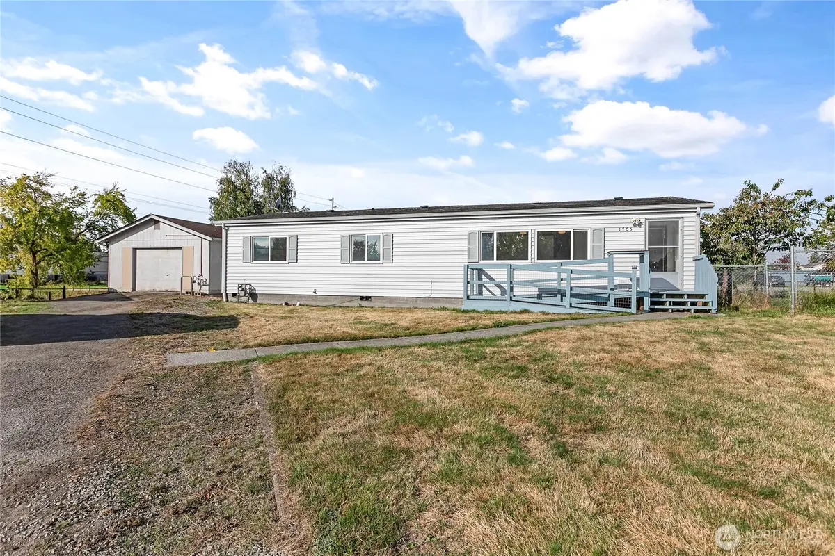 1705 N 32nd Place, Mount Vernon, WA 98273 - #1
