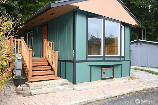 1438 NE Steele Creek Drive #102, Bremerton, WA 98311