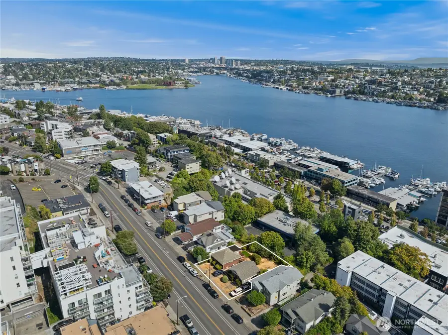 1722 Dexter Avenue N, Seattle, WA 98109 - #2