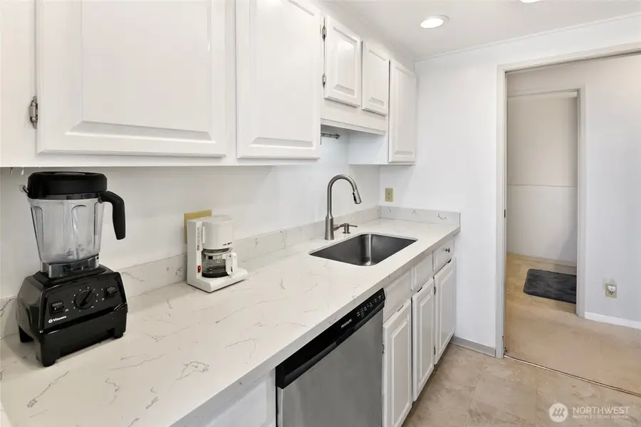 2201 3rd Avenue #1404, Seattle, WA 98121 - #3