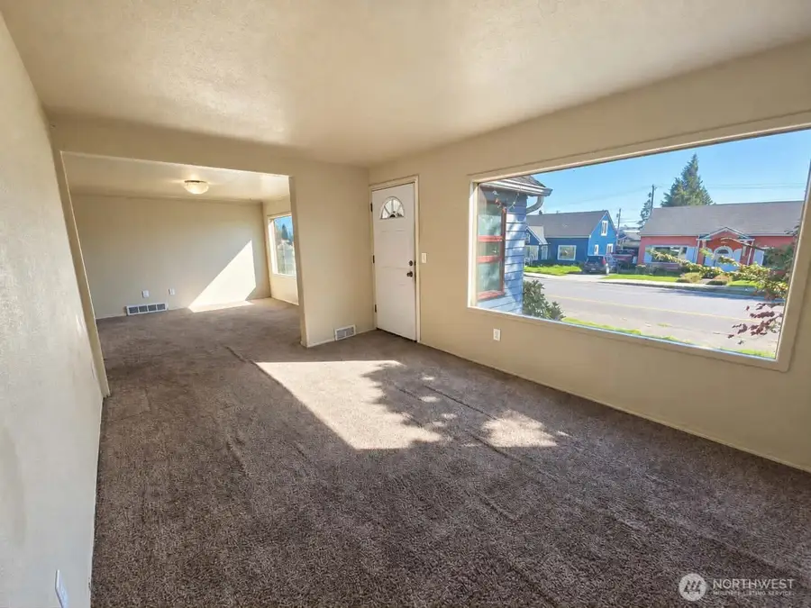 2905 Simpson Avenue, Hoquiam, WA 98550 - #3