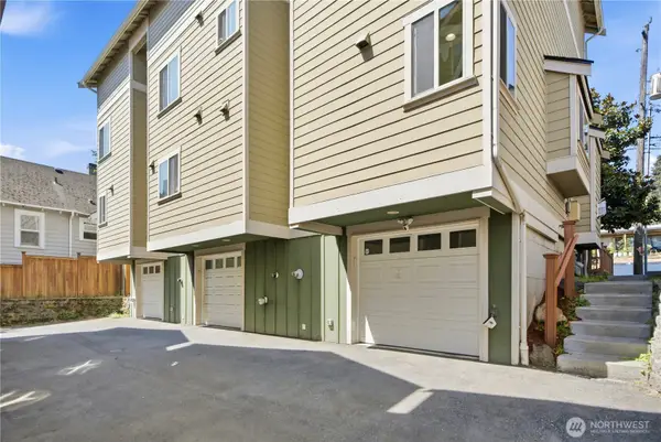 12316 33rd Avenue Ne #C, Seattle, WA 98125
