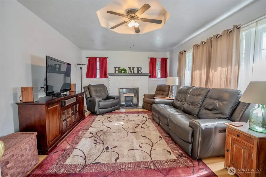 401 S 17th Avenue, Yakima, WA 98902 - #2