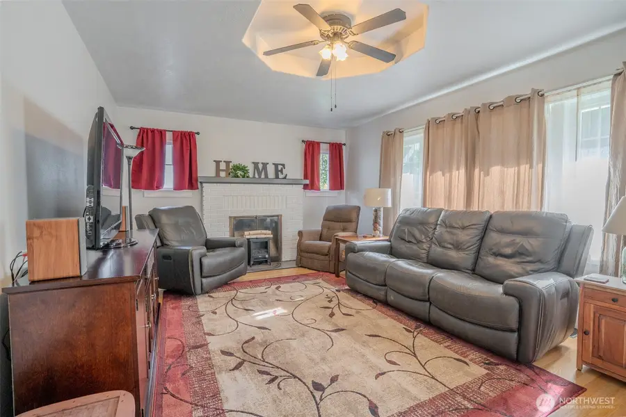 401 S 17th Avenue, Yakima, WA 98902 - #3