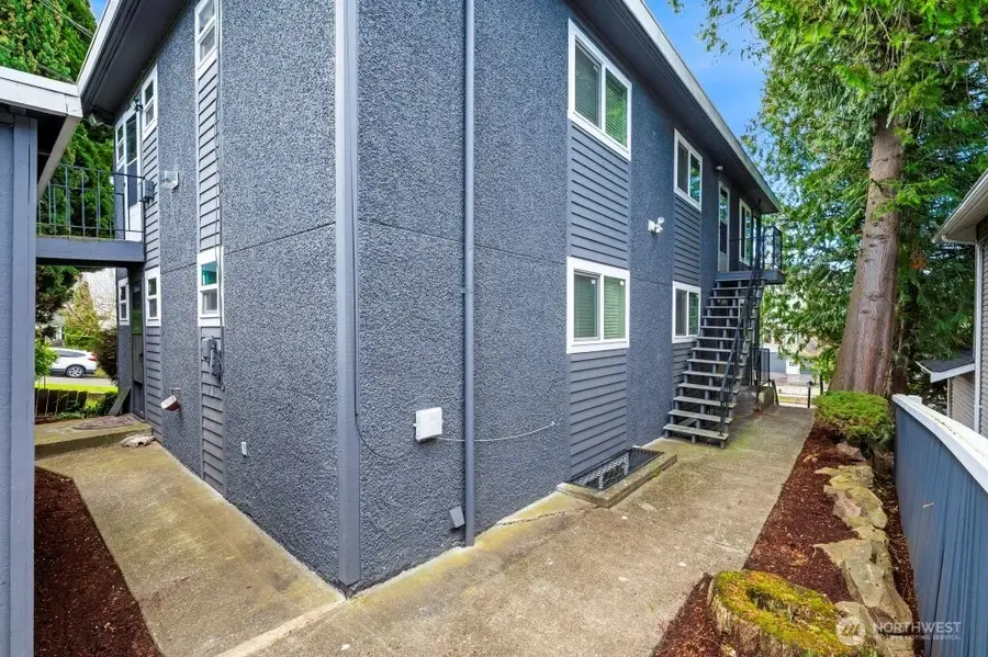 5954 Fauntleroy Way Sw, Seattle, WA 98136 - #3
