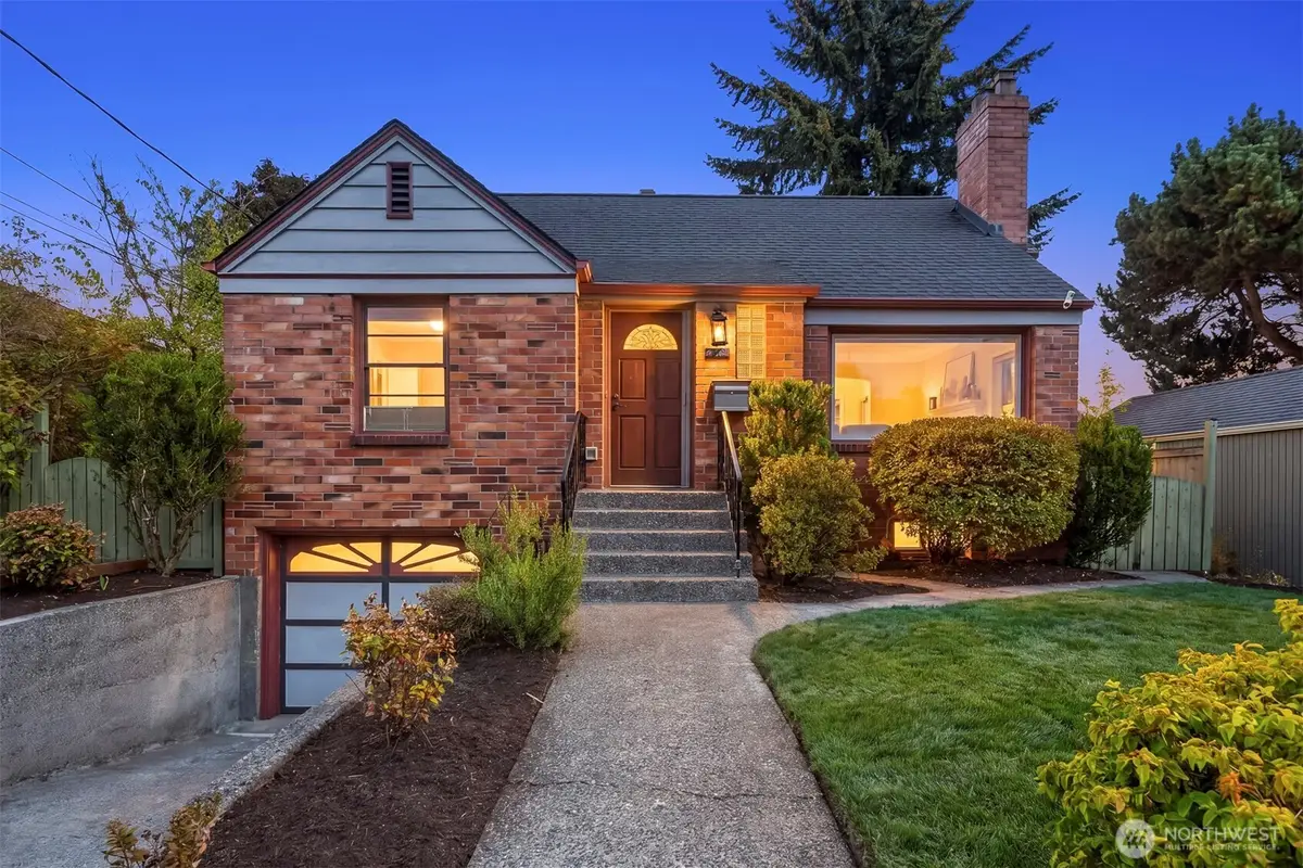 7812 Stone Avenue N, Seattle, WA 98103 - #1