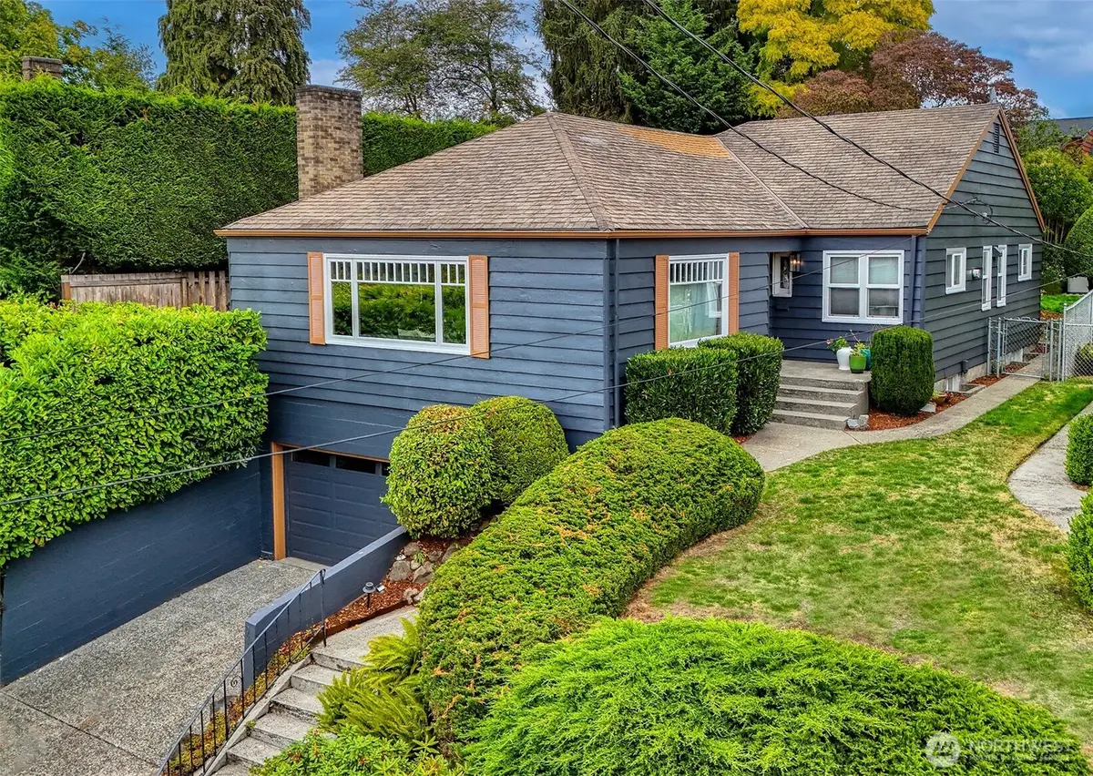 916 Harvard Avenue E, Seattle, WA 98102 - #1
