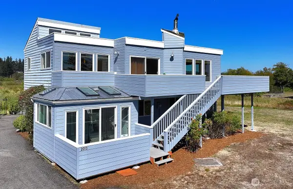 2013 Shore Avenue, Freeland, WA 98249