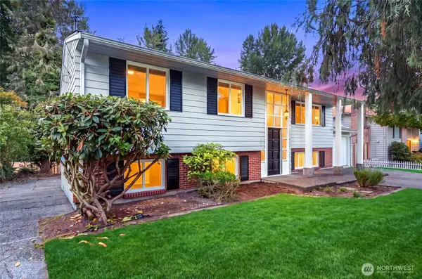 15627 SE 11th Street, Bellevue, WA 98008