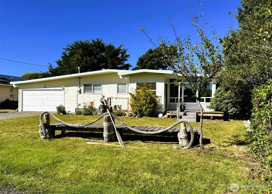564 Ensign Avenue Nw, Ocean Shores, WA 98569 - #2