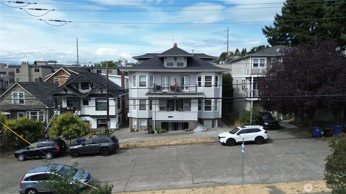 819 6th Avenue N, Seattle, WA 98109 - #1