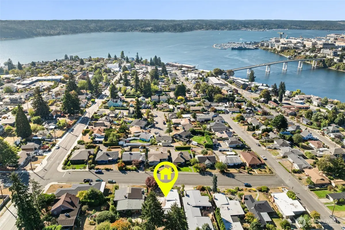 2124 E 17th Street, Bremerton, WA 98310 - #1