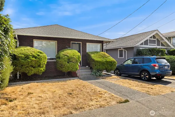 1726 Dexter Avenue N, Seattle, WA 98109