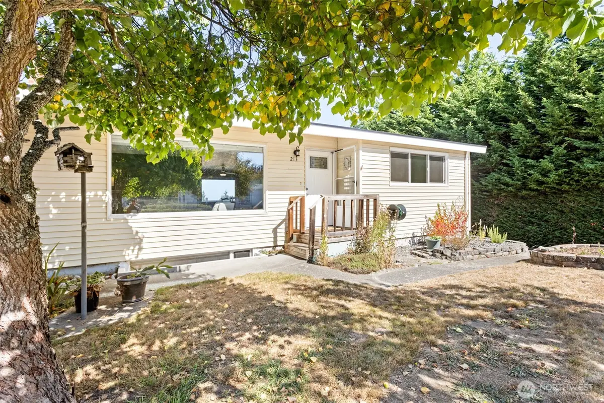 213 W Park Avenue, Port Angeles, WA 98362 - #1