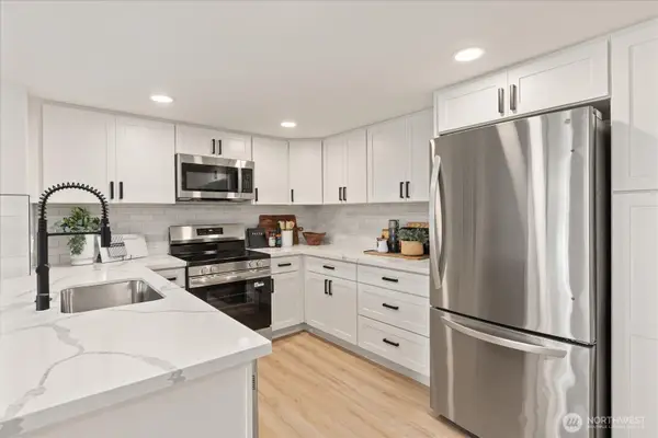 1035 156th Avenue Ne #33, Bellevue, WA 98007