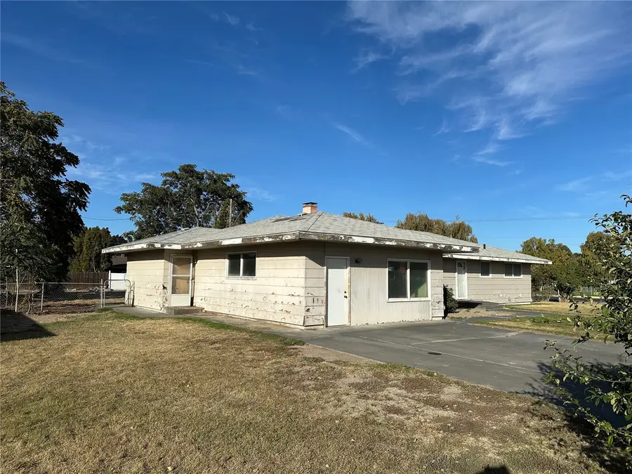 1349 E Oak Street, Othello, WA 99344 - #2