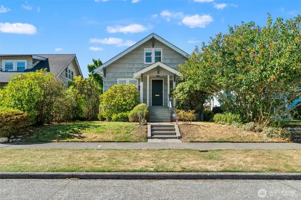5021 36th Avenue Sw, Seattle, WA 98126