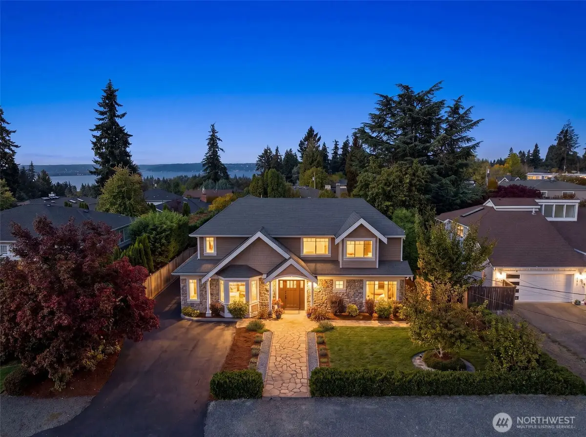9620 NE 26th Street, Clyde Hill, WA 98004 - #1