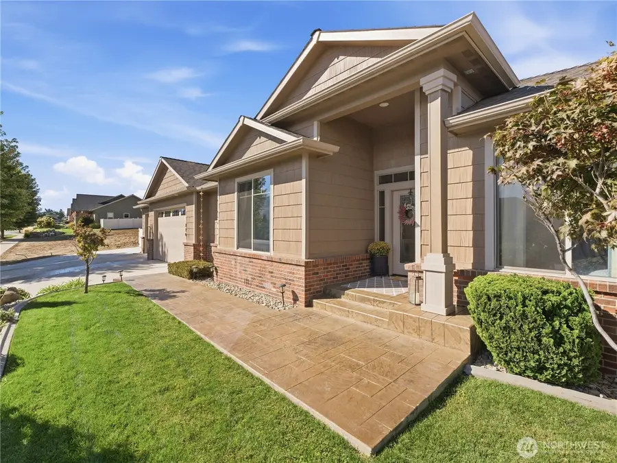 374 Laurie Drive, Wenatchee, WA 98801 - #2