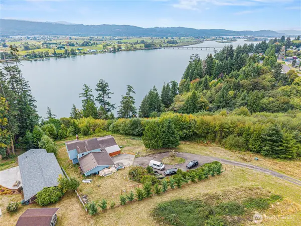 338 E State Route 4, Cathlamet, WA 98612