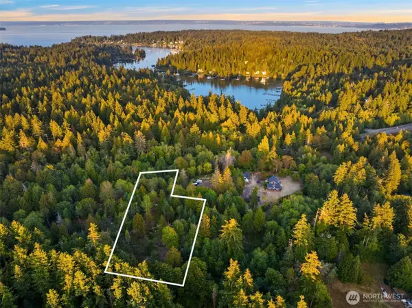 14245 Pita Lane Ne #B, Bainbridge Island, WA 98110
