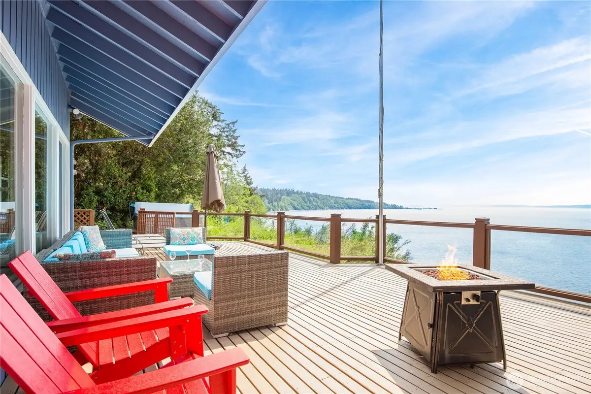 4070 S Smugglers Cove Road, Greenbank, WA 98253 - #1