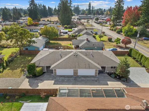 8719 52nd Avenue Ne #A & B, Marysville, WA 98270