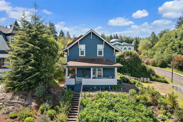 716 First Street W, South Bend, WA 98586