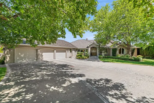 803 Cobblestone Pl, Yakima, WA 98908