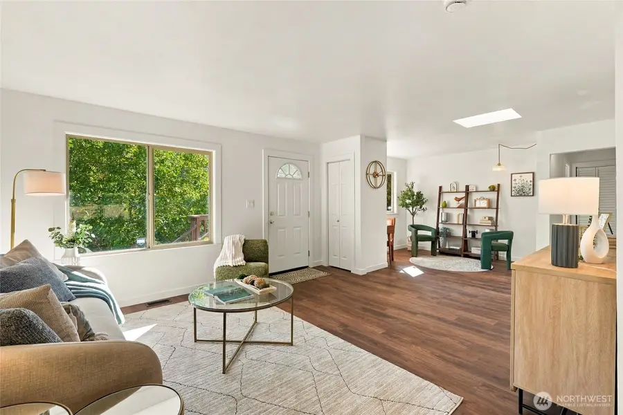 10233 8th Avenue Sw, Seattle, WA 98146 - #3